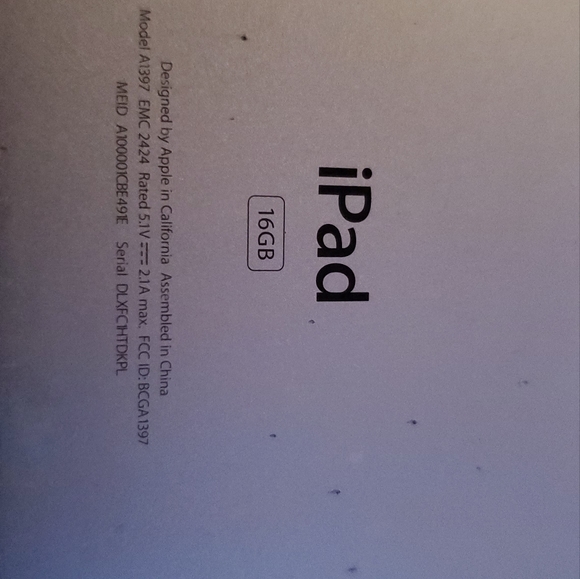 Apple iPad 2 16GB, A1397, Wi-Fi, 9.7in (MC755LL/A) - Silver - Picture 3 of 4